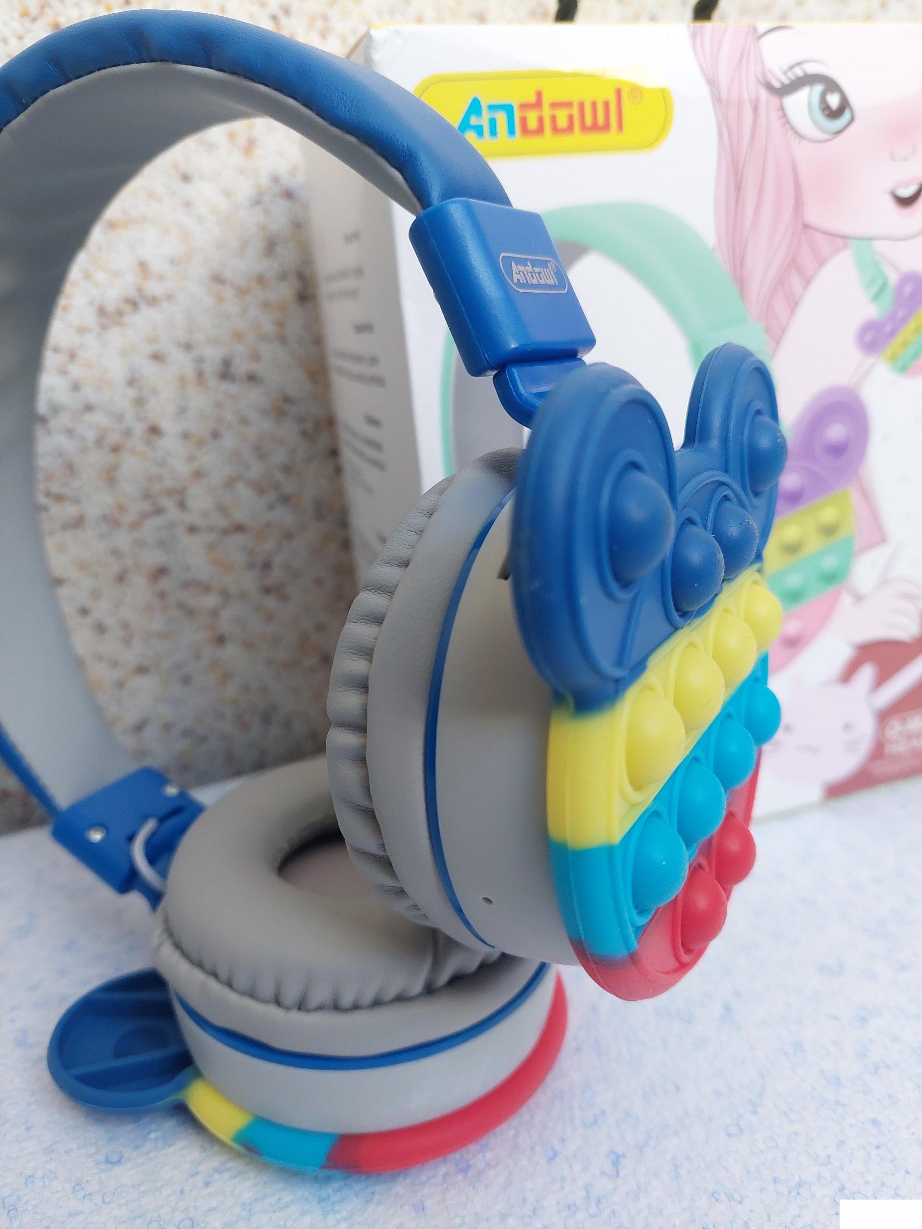 136538053_626ba56a31d5f5-88933978popit-slusalice